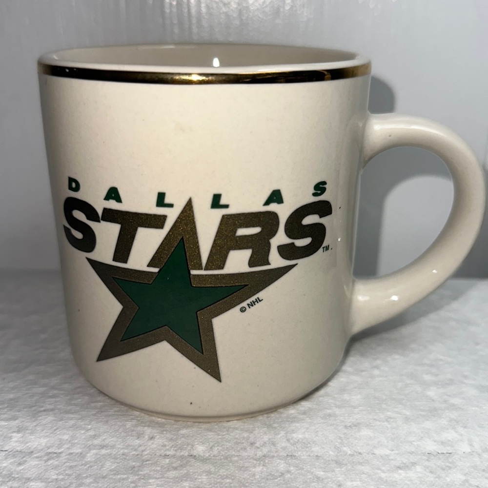 Dallas Stars Hockey Team Retro Logo Vintage Coffee Mug, NHL. New.Clean.